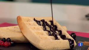 A esta chica le encanta coquetear y conquistar chicos. Escuela De Pasteleria Gofres Caseros Cocina Con Sergio Rtve Es A La Carta Gofres Pan De Hot Dog Pasteleria