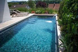 Ein Naturpool Auf Engstem Raum Schwimmbad De Natur Pool Pool Enge Raume