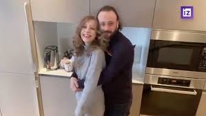 We did not find results for: Ilya Averbuh I Elizaveta Arzamasova Zhdut Rebenka Novosti Izvestiya 30 04 2021