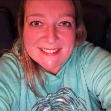 Keri Griggs's Instagram, Twitter & Facebook