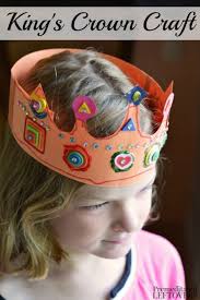 This paper crown made of people holding hands is a fun craft that kids can do while learning themes on friendship, people around the world and community helpers. King S Crown Craft For Kids This Fun Diy Crown Idea Is A Fun Activity For Kids For Imaginative Play Can B Crown Crafts Princess Crown Crafts Princess Crafts