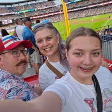 Who can do lawn clean up in Meadowbrook?