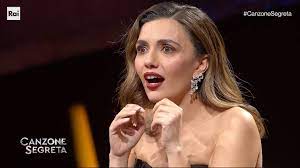 Venerdì 9 aprile, alle 21.25. Rai1 Canzone Segreta La Sorpresa Di Serena Rossi Facebook