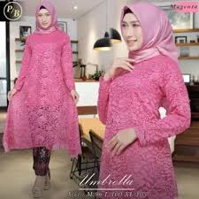 Inspirasi warna dan model baju bridesmaids trend 2021. 40 Trend Terbaru Model Baju Brukat Warna Magenta Maria Space