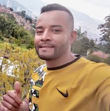 Colombia #EjemploDeHonestidad 💪👏 LA HISTORIA DEL HOMBRE QUE SE ENCONTRÓ  $20 MILLONES Y LOS DEVOLVIÓ A SU DUEÑO Edinson León se encontró en días  pasados $20 millones tirados en una esquina de