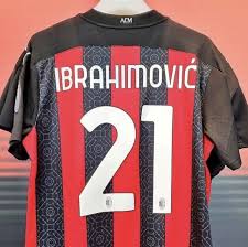 Pin By Milad Cheraghi On Ac Milan 2020 2021 In 2020 Milan Wallpaper Ac Milan Milan
