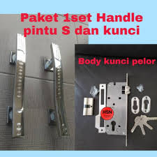 Agar tampilan pintu anda terlihat lebih cantik tentunya kita harus memilih handle pintu dengan sebaik mungkin. Paket 1set Handle Pintu Model S Dan Kunci Tarikan Pintu Rumah Modern Minimalis Gagang Pintu Shopee Indonesia