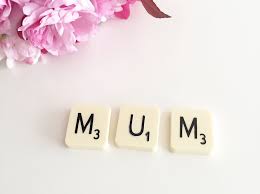 La festa della mamma si festeggia ogni anno la seconda domenica del mese di maggio. 10 Canzoni Da Ascoltare Per La Festa Della Mamma Bellacanzone