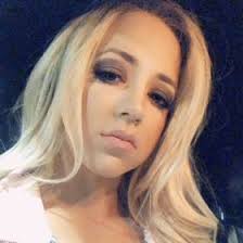 Katie Slade (katiesladeee)