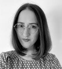 Annette Cable's Instagram, Twitter & Facebook