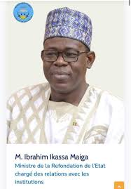 OM INFO : Voici en images les sept 7 ministres sortant ! 🇲🇱 🇲🇱