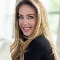 Natalie Strong's Instagram, Twitter & Facebook