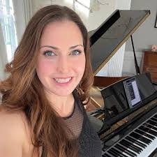 Laurel Hart's Instagram, Twitter & Facebook