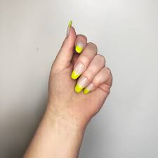 Change your nail style fast and easy and make it wonderful with this 22 photo inspirations and enjoy! 3 Household Tools To Make Easy Nail Art Designs At Home Editor Review Allure