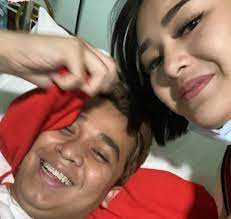 Mengikuti jejak sang kakak, billy ikut terjun ke dunia hiburan tanah air. Pertemukan Dua Keluarga Di Hari Ultah Pacar Billy Syahputra Sekaligus Lamar Amanda Manopo Klik Seleb