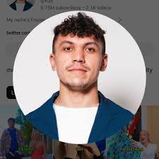 Darin Ballback's Instagram, Twitter & Facebook