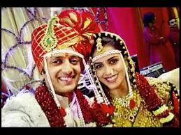 Our actresses no longer see the 'married' tag to be detrimental to their careers in any way. Bollywood Actors Wedding Video Youtube