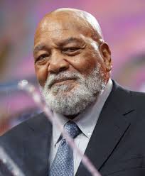 Jim Brown, one of the greatest players in pro football history, has died at  the age of 87 >> https://bit.ly/3Mj3f2F