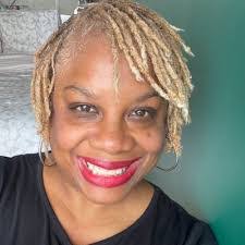 Aisha Randall's Instagram, Twitter & Facebook