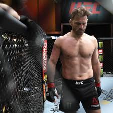 Check out the mma forums to discuss the card or enter your comments and predictions below. Iujiniqldznawm