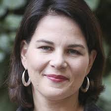 Im lebenslauf von annalena baerbock war auf der webseite gruene.de ursprünglich für die zeit zwischen 2005 und 2008 brüssel als tätigkeitsort angegeben. Alle Infos News Zu Annalena Baerbock Rtl De Rtl De