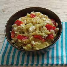 Ingrediente 500 g vinete coapte 1 ceapă tocată mărunt 150 ml ulei sare şi piper music. SalatÄƒ De Vinete In Stil Grecesc ReÈ›ete Lchf