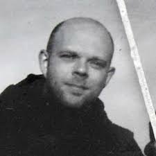 Adrianna Skryzypiec : London Remembers, Aiming to capture all memorials in  London