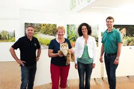 He is one of the leading academics in the field. Grune Starten 3 Lander Luchs Initiative Ooe Orf At