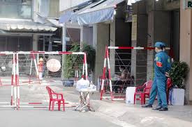 Số 423 lô b chung cư sư vạn hạnh, phường 9 quận 5) trên đường đi có ghé nhà thuốc tây gần bệnh viện 7a (không rõ địa chỉ, có mang khẩu trang). Rr 3faiglqzpym