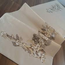 Güpür salon takımı, 5 parça kadife salon örtüler, anglez salon örtü takımı, üzümlü angles salon takımı, el işi salon takımı örtüleri. Kalite Iscilik Zerafet En Begenilen Tasarimlarimizdan 5 Parca Salon Takimi Tableware