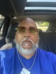 Stephen Lashbrook's Instagram, Twitter & Facebook