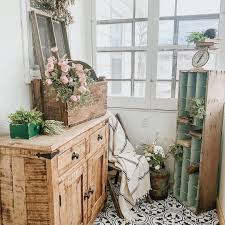 Vintage Et Seconde Main Font Souvent Une Deco Bien Plus Jolie Que Du Meuble Neuf Sans Ame Vu Et Revu Non Vintage Secondemain En 2020 Maison Deco Maisons Roses