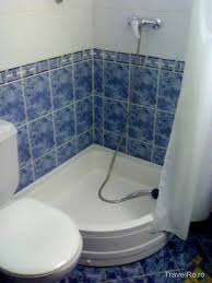 Camerele duble dispun de sistem de climatizare, tv cu televiziune prin cablu, minibar, geam termopan, balcon, baie cu dus si uscator de par. Hotel Sirena Saturn