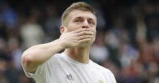 Toni kroos stops mohamed salah in his tracks on a night when liverpool missed the presence of injured captain jordan henderson in midfield. Manchester City Set For Transfer Battle With Rivals United For Real Madrid Midfielder Toni Kroos Irish Mirror Online