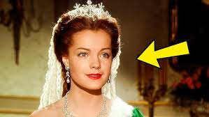 Giovanni Arvanehs Tod: Seine Frau weinte bitterlich bei der Beerdigung des  Schauspielers