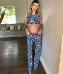 Adriana sant'anna launched her own app that gives users an inside look at her. Gravida Do 2Âº Filho Adriana Sant Anna Deixa A Mostra Barriga Redondinha Em Foto Na Web Redetv