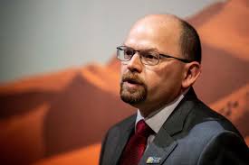 Luis Padilla joins Omaha's Henry Doorly Zoo & Aquarium as new president and  CEO