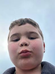 Kelly Baldridge's Instagram, Twitter & Facebook