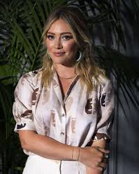 That's why lizzie, and by extension hilary duff, became an icon to me and so many girls. Hey Now Hey Now A New Lizzie Mcguire Series Is Coming To Disney Disney News