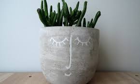 Diy Geschenk Blumentopf Wechsle Dich Beton Blumentopf Gestalten Basteley De Bastelspass Fur Gross Und Klein Blumentopf Design Blumentopf Diy Geschenk