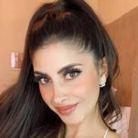 Tania Ponce's Instagram, Twitter & Facebook