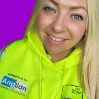 It was prom night for my son and his girlfriend last night! 🎉 Don't they  look incredible?!! 😍 I absolutely LOVE how Zach proudly told his friends  that he bought his shirt,