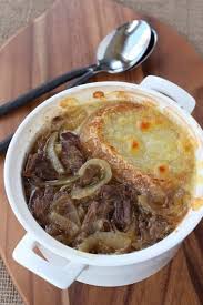 Sep 30, 2020 · this is a pretty quick and basic guide to making french onion soup. Slow Cooker Beefy French Onion Soup An Onion Soup Recipe With Beef