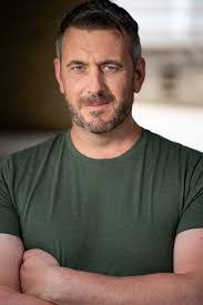 Kris Walters's Instagram, Twitter & Facebook