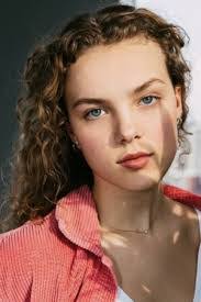 Melody Renner's Instagram, Twitter & Facebook