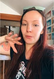 Sabrina Kearns's Instagram, Twitter & Facebook