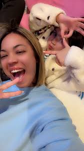 I play dress up with her just so she can tell me she doesn't care about my  drama 😒🙄