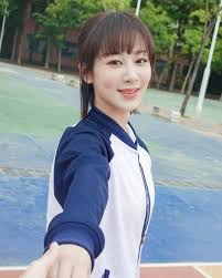 We believe that yang zi would not choose deng lun such a boyfriend who makes her insecure. Yang Zi Snow Purple Ph On Instagram Weibo 01 09 21 Yz Studio Shared Cute Photos Of Yangzi In School Uniform æ¨ç´« è¶…è¯ In Th In 2021 Cute Photos School Uniform Cute