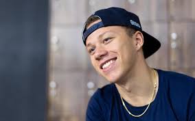 Lucas Raymond vald av Detroit Red Wings i NHL-draften