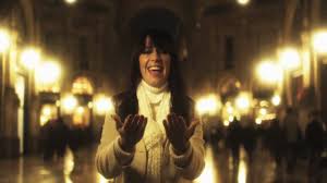 I cantanti italiani da ascoltare perché sono diventati gli autori dei più liberatori inni intimisti (da calcutta a giorgio poi le nuove canzoni d'amore italiane hanno di quei. Natale Le Canzoni In Italiano Da Ascoltare In Questo Periodo Dell Anno